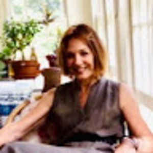 Meet your Posher, Debbora